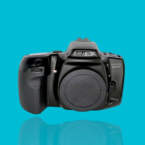 Minolta Maxxum 400si 35mm SLR Camera Body Only w/Strap - Picture 3 of 14